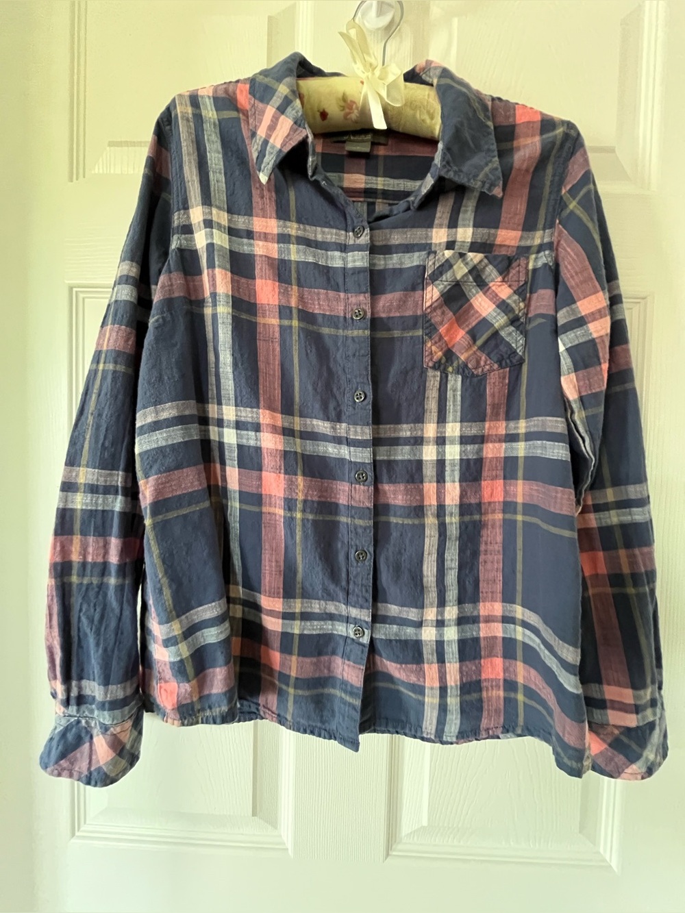 Natural Reflections 
Button Up long sleeve shirt 
Size: Medium